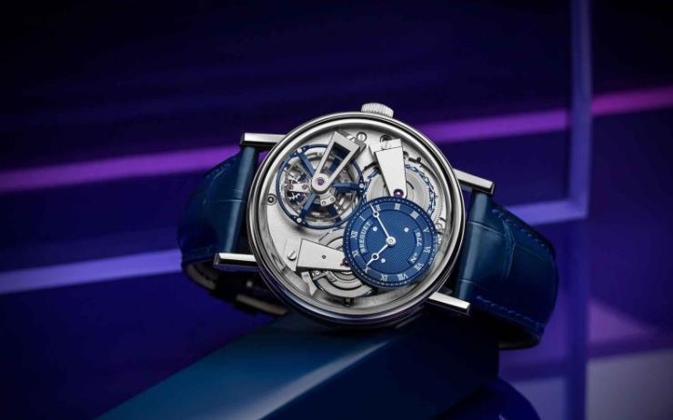 寶藍色新款Tradition Tourbillon 7047(圖)